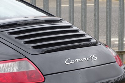 Lot 111 - 2005 Porsche 911 Carrera 4S