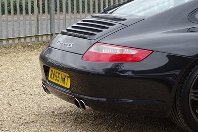 Lot 111 - 2005 Porsche 911 Carrera 4S