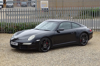 Lot 111 - 2005 Porsche 911 Carrera 4S