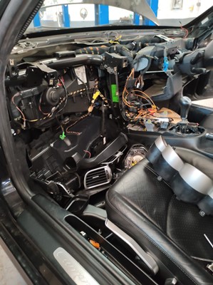 Lot 111 - 2005 Porsche 911 Carrera 4S