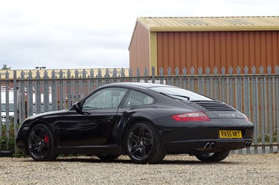 Lot 111 - 2005 Porsche 911 Carrera 4S