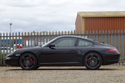 Lot 111 - 2005 Porsche 911 Carrera 4S