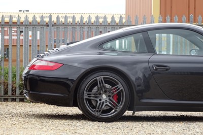 Lot 111 - 2005 Porsche 911 Carrera 4S