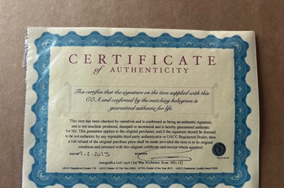 Lot 124 - James Hunt Autograph Presentation (1947 - 1993)