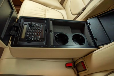 Lot 49 - 2007 Jaguar Super V8 Sovereign