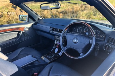 Lot 28 - 1998 Mercedes-Benz SL 320