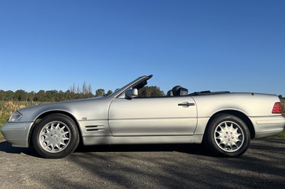 Lot 28 - 1998 Mercedes-Benz SL 320
