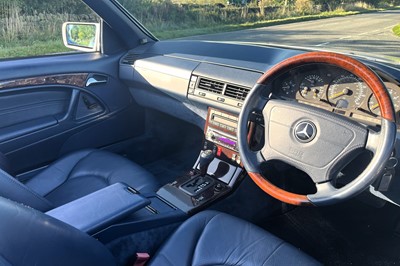 Lot 28 - 1998 Mercedes-Benz SL 320