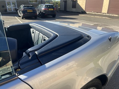 Lot 28 - 1998 Mercedes-Benz SL 320