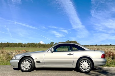 Lot 28 - 1998 Mercedes-Benz SL 320