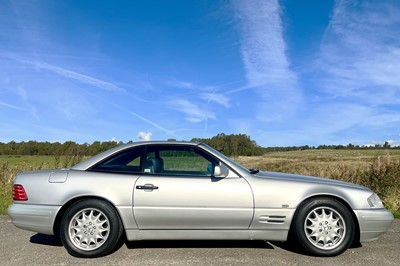 Lot 28 - 1998 Mercedes-Benz SL 320