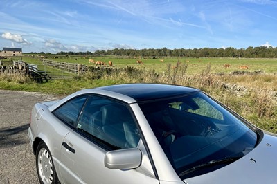 Lot 28 - 1998 Mercedes-Benz SL 320