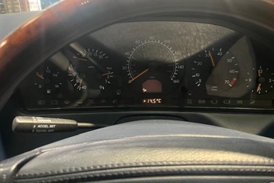 Lot 28 - 1998 Mercedes-Benz SL 320