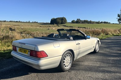 Lot 28 - 1998 Mercedes-Benz SL 320