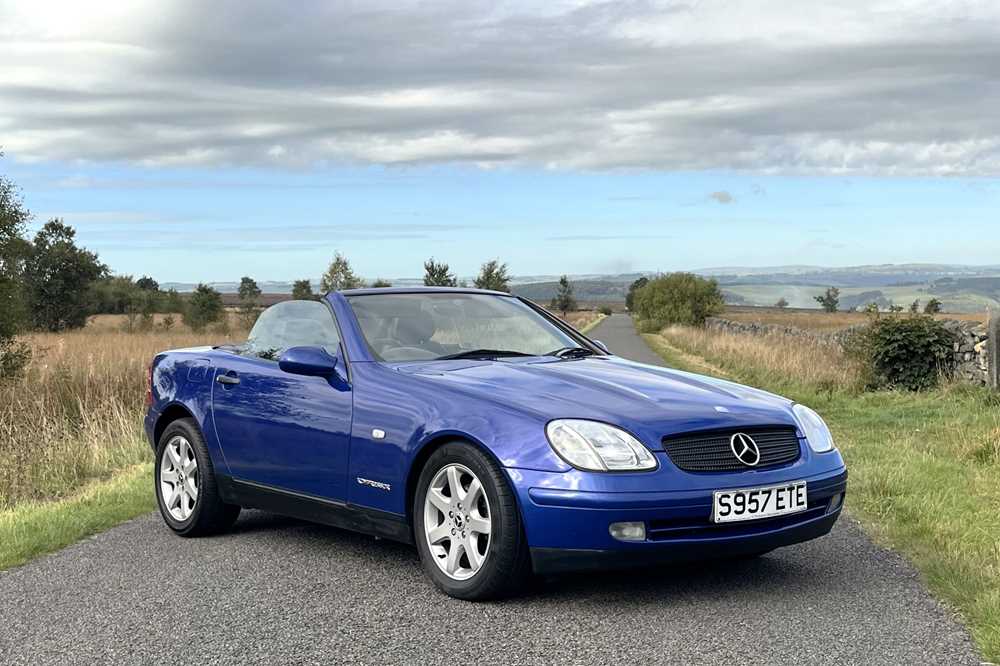 Lot 18 - 1998 Mercedes-Benz SLK 230