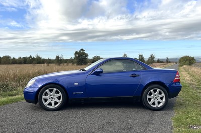 Lot 18 - 1998 Mercedes-Benz SLK 230