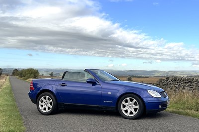 Lot 18 - 1998 Mercedes-Benz SLK 230