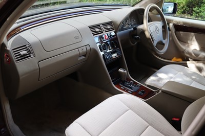 Lot 152 - 1998 Mercedes-Benz C180 Elegance