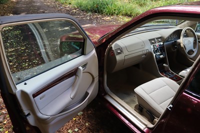 Lot 152 - 1998 Mercedes-Benz C180 Elegance