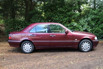 Lot 152 - 1998 Mercedes-Benz C180 Elegance