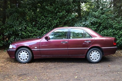 Lot 152 - 1998 Mercedes-Benz C180 Elegance