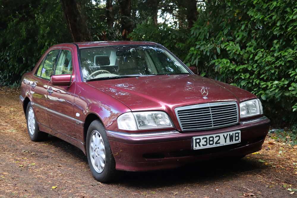 Lot 152 - 1998 Mercedes-Benz C180 Elegance