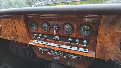 Lot 129 - 1986 Daimler DS420