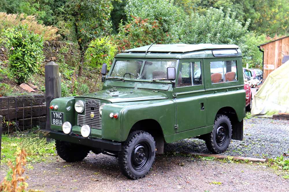 Lot 135 - 1960 Land Rover Series II 88'' Station Wagon