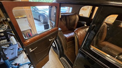 Lot 3 - 1938 Lanchester LA 11