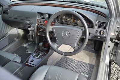 Lot 162 - 1995 Mercedes-Benz C280 Elegance