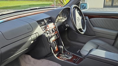 Lot 162 - 1995 Mercedes-Benz C280 Elegance