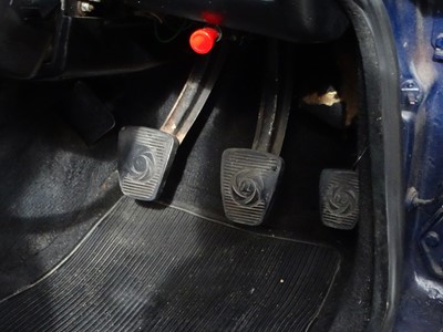 Lot 121 - 1973 Triumph Stag