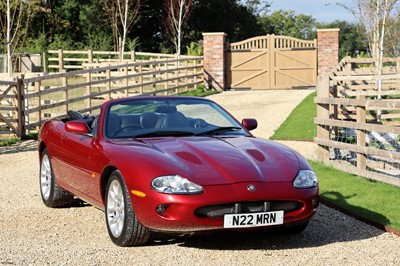 Lot 40 - 1999 Jaguar XKR Convertible