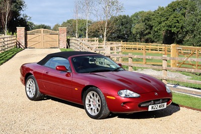 Lot 40 - 1999 Jaguar XKR Convertible