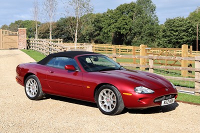 Lot 40 - 1999 Jaguar XKR Convertible