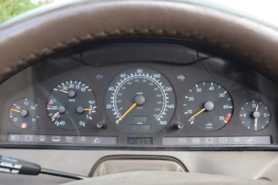 Lot 10 - 1996 Mercedes-Benz SL 320