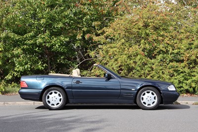 Lot 10 - 1996 Mercedes-Benz SL 320