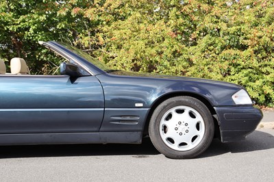 Lot 10 - 1996 Mercedes-Benz SL 320