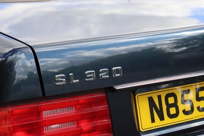 Lot 10 - 1996 Mercedes-Benz SL 320