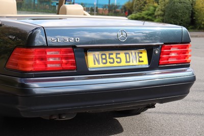 Lot 10 - 1996 Mercedes-Benz SL 320