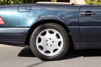 Lot 10 - 1996 Mercedes-Benz SL 320