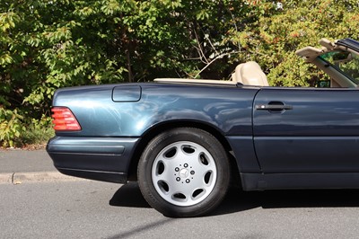 Lot 10 - 1996 Mercedes-Benz SL 320