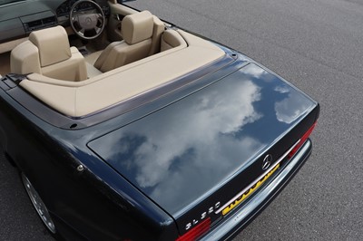Lot 10 - 1996 Mercedes-Benz SL 320
