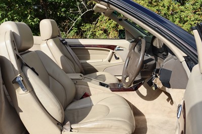 Lot 10 - 1996 Mercedes-Benz SL 320