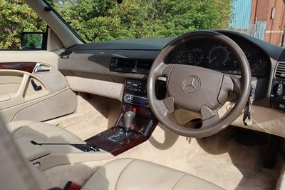 Lot 10 - 1996 Mercedes-Benz SL 320