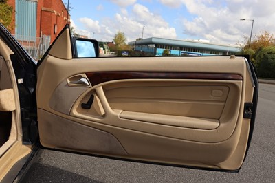 Lot 10 - 1996 Mercedes-Benz SL 320