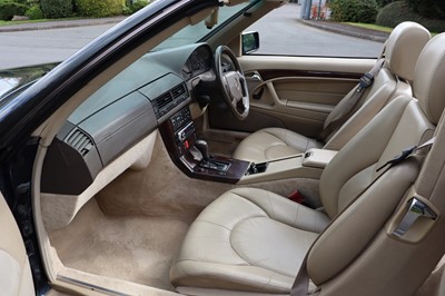 Lot 10 - 1996 Mercedes-Benz SL 320