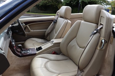 Lot 10 - 1996 Mercedes-Benz SL 320