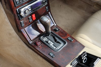 Lot 10 - 1996 Mercedes-Benz SL 320