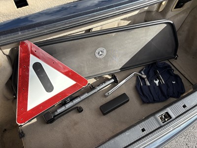 Lot 10 - 1996 Mercedes-Benz SL 320